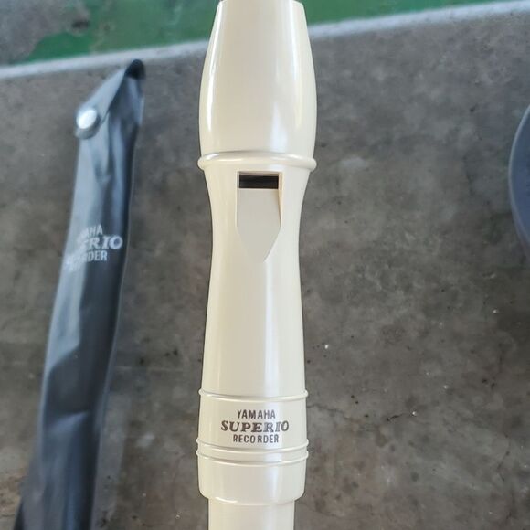 Yamaha Superio Recorder with Case - Picture 2 of 4